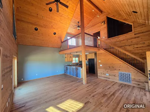 Living - 6915 Frontier Dr, Montague, CA 96064 photo 3 of 5