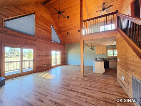 Living - 6915 Frontier Dr, Montague, CA 96064 photo 2 of 5