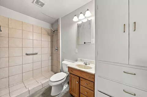 Bath - 2396 Wilsey Dr, Redding, CA 96001 photo 3 of 3