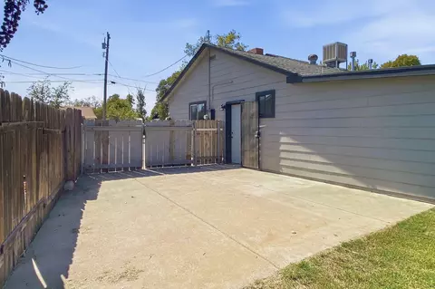 Exterior - 2396 Wilsey Dr, Redding, CA 96001 photo 6 of 7