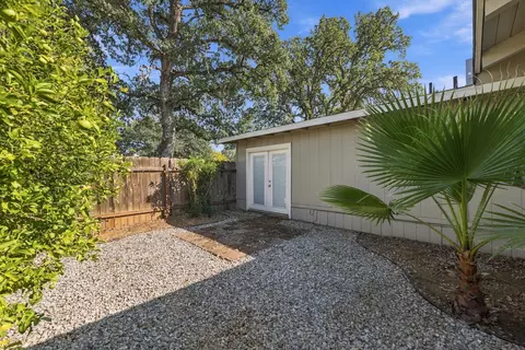 Exterior - 2462 Christian Ave, Redding, CA 96002 photo 12 of 18