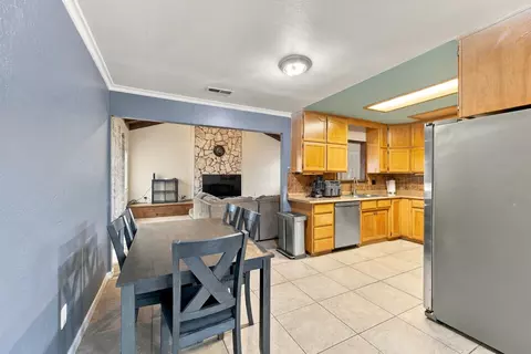 Dining - 2462 Christian Ave, Redding, CA 96002 photo 1 of 1