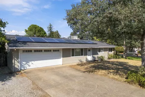Exterior - 2462 Christian Ave, Redding, CA 96002 photo 2 of 18