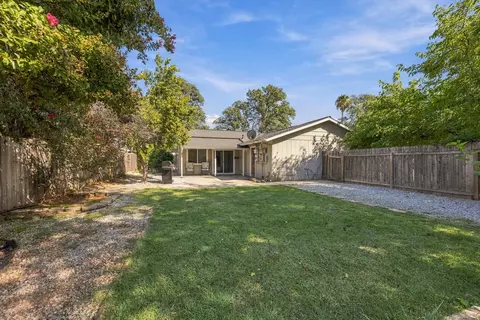 Exterior - 2462 Christian Ave, Redding, CA 96002 photo 10 of 18