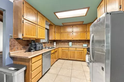 Kitchen - 2462 Christian Ave, Redding, CA 96002 photo 2 of 2