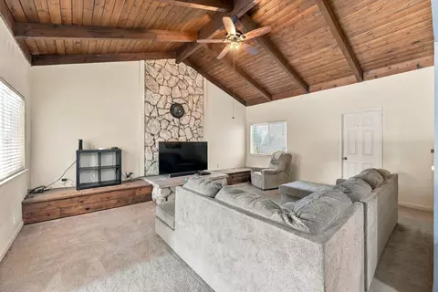 Living - 2462 Christian Ave, Redding, CA 96002 photo 2 of 3