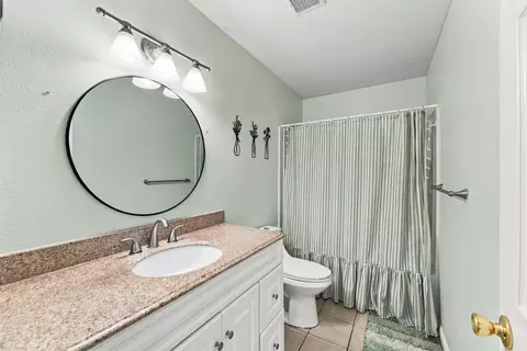 Bath - 2462 Christian Ave, Redding, CA 96002 photo 1 of 3