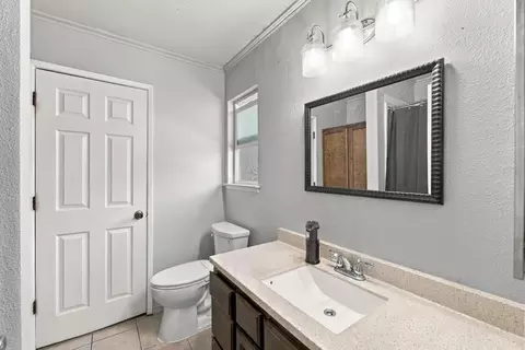 Bath - 2462 Christian Ave, Redding, CA 96002 photo 2 of 3