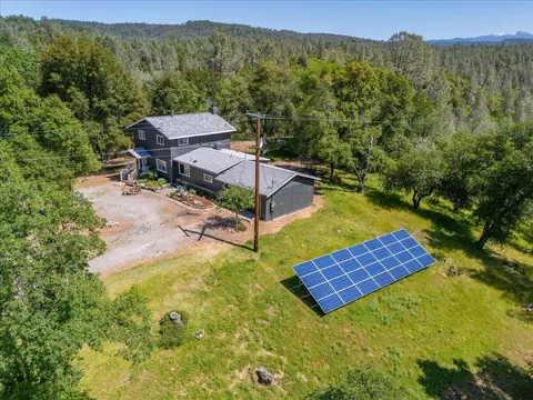 13750 Dusty Oaks Trl, Bella Vista, CA 96008