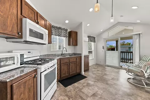 481 Twin View Blvd, Redding, CA 96003 photo 13