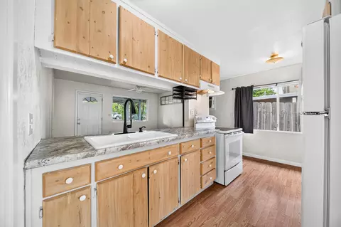 Kitchen - 1625 Oak St, Redding, CA 96001 photo 1 of 2