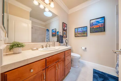 Bath - 1547 Saint Andrews Dr, Redding, CA 96003 photo 2 of 5