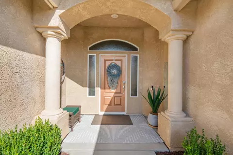 Entry Way - 1547 Saint Andrews Dr, Redding, CA 96003 photo 1 of 1