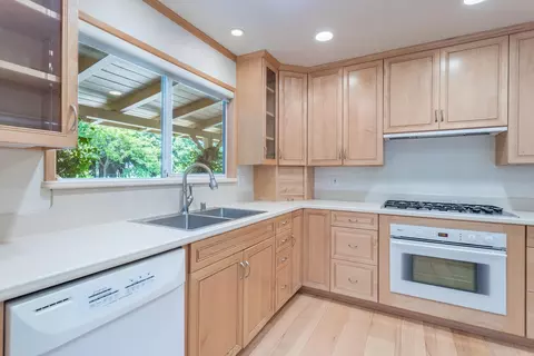 Kitchen - 4125 Oro St, Redding, CA 96001 photo 3 of 3