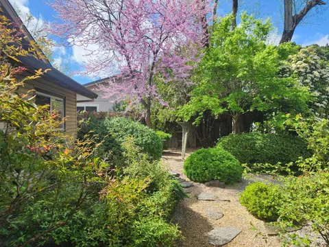 Exterior - 4125 Oro St, Redding, CA 96001 photo 5 of 11