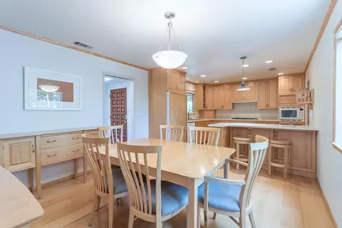Dining - 4125 Oro St, Redding, CA 96001 photo 2 of 4