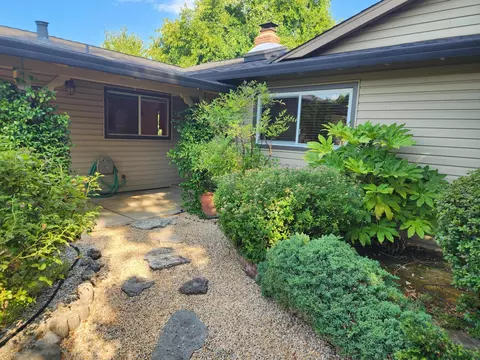 Exterior - 4125 Oro St, Redding, CA 96001 photo 7 of 11