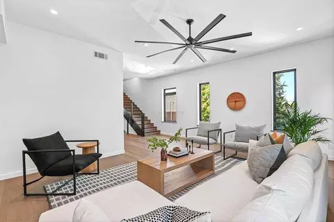 Living - 1266 Oregon St, Redding, CA 96001 photo 4 of 5