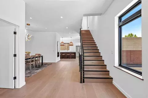 Entry Way - 1266 Oregon St, Redding, CA 96001 photo 4 of 10