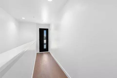 Entry Way - 1266 Oregon St, Redding, CA 96001 photo 8 of 10