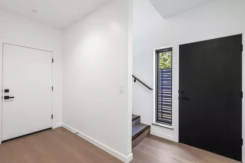 Entry Way - 1266 Oregon St, Redding, CA 96001 photo 10 of 10