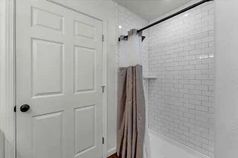 Bath - 8644 El Camino Ave, Gerber, CA 96035 photo 3 of 7