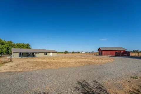 Exterior - 8644 El Camino Ave, Gerber, CA 96035 photo 9 of 15