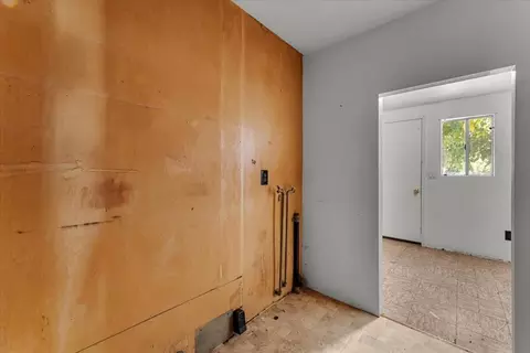 Entry Way - 8644 El Camino Ave, Gerber, CA 96035 photo 2 of 2