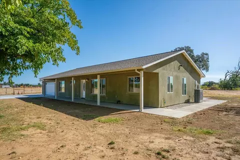 Exterior - 8644 El Camino Ave, Gerber, CA 96035 photo 3 of 15