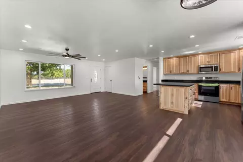 Living - 8644 El Camino Ave, Gerber, CA 96035 photo 2 of 4