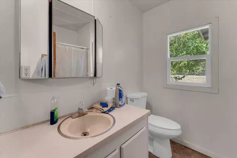 Bath - 8644 El Camino Ave, Gerber, CA 96035 photo 5 of 7