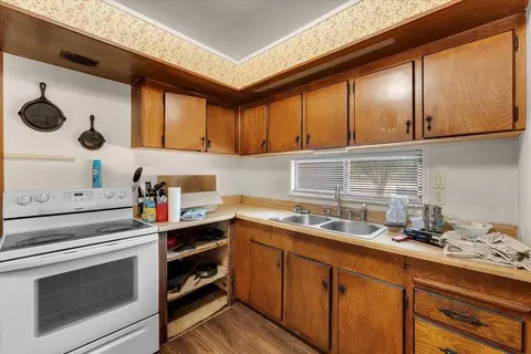 Kitchen - 8644 El Camino Ave, Gerber, CA 96035 photo 6 of 6