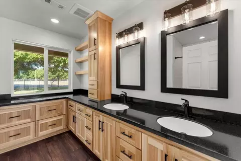 Bath - 8644 El Camino Ave, Gerber, CA 96035 photo 1 of 7