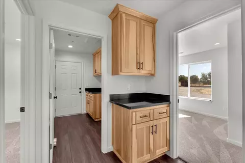 Entry Way - 8644 El Camino Ave, Gerber, CA 96035 photo 1 of 2