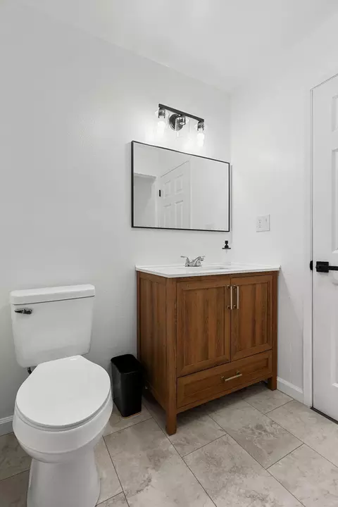 Bath - 6958 Riverside Dr, Redding, CA 96001 photo 1 of 4