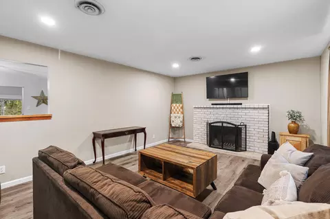 Living - 6958 Riverside Dr, Redding, CA 96001 photo 2 of 2
