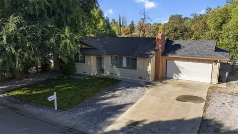 6958 Riverside Dr, Redding, CA 96001