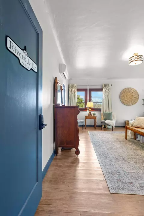 Entry Way - 1465 Riverside Dr, Redding, CA 96001 photo 17 of 24