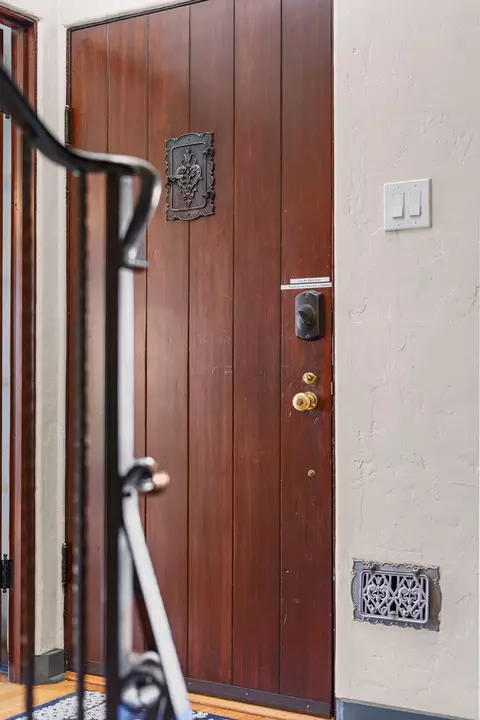 Entry Way - 1465 Riverside Dr, Redding, CA 96001 photo 7 of 24