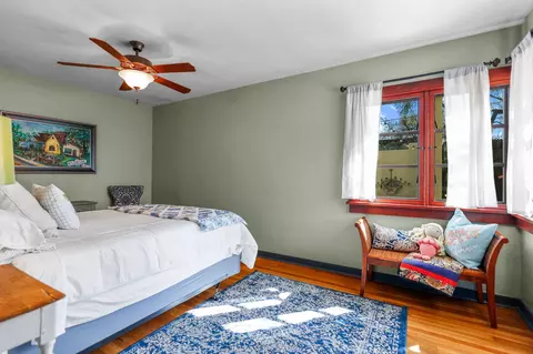 Bedroom - 1465 Riverside Dr, Redding, CA 96001 photo 10 of 10