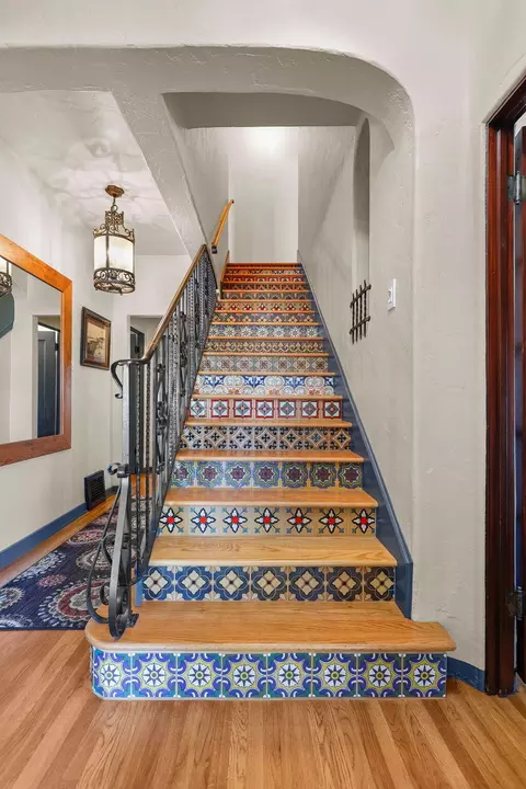 Entry Way - 1465 Riverside Dr, Redding, CA 96001 photo 10 of 24