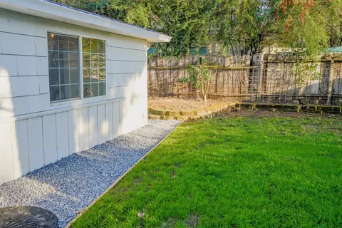 837 Coronado St, Redding, CA 96003 photo 39