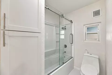 Bath - 10247 Salmon Creek Rd, Redding, CA 96003 photo 1 of 4