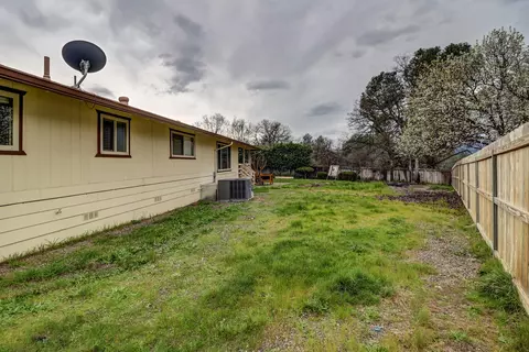 Exterior - 750 Oleta Dr, Redding, CA 96003 photo 13 of 15