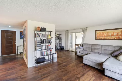 Living - 750 Oleta Dr, Redding, CA 96003 photo 2 of 3