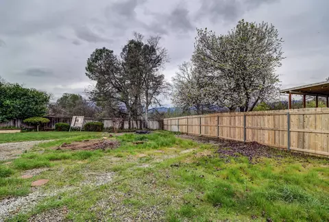 Exterior - 750 Oleta Dr, Redding, CA 96003 photo 14 of 15