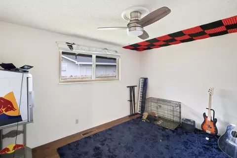 Bedroom - 750 Oleta Dr, Redding, CA 96003 photo 1 of 6