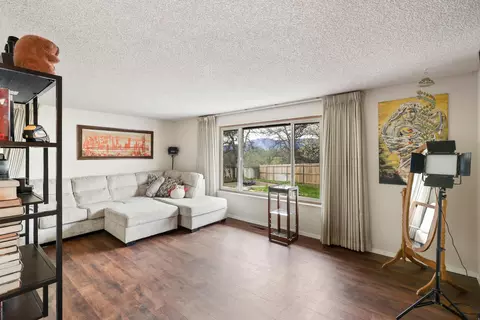 Living - 750 Oleta Dr, Redding, CA 96003 photo 1 of 3