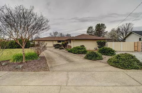 Exterior - 750 Oleta Dr, Redding, CA 96003 photo 3 of 15