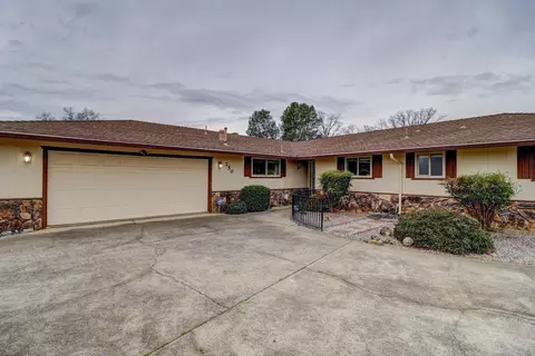 Exterior - 750 Oleta Dr, Redding, CA 96003 photo 5 of 15